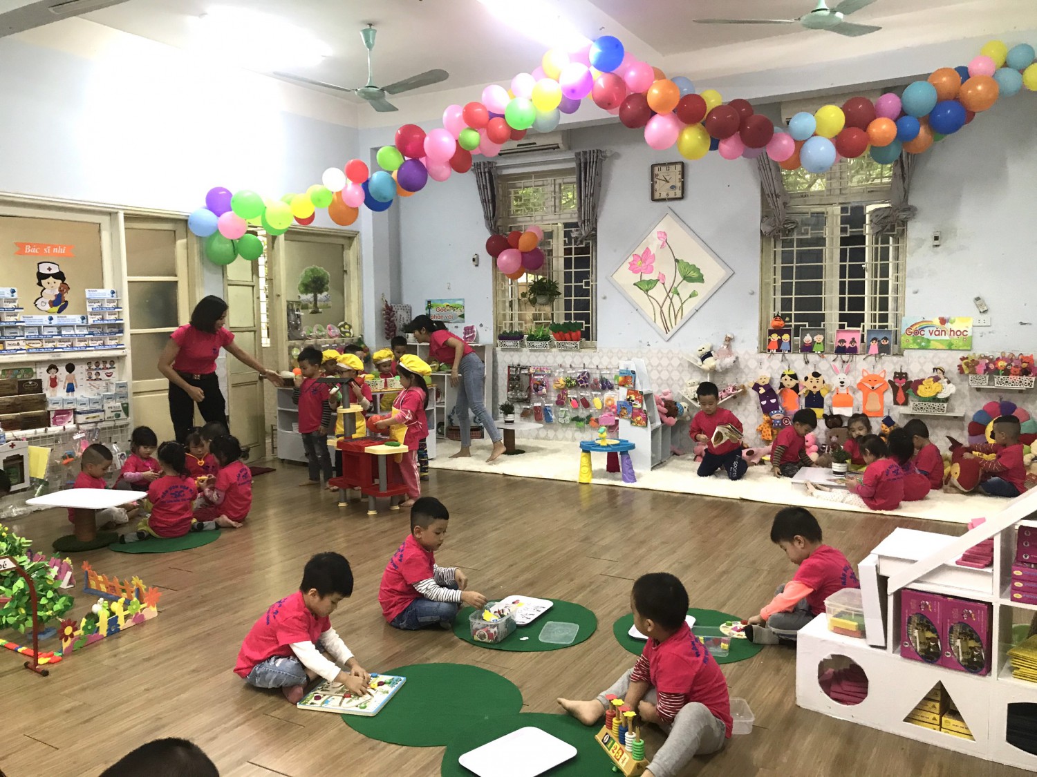 Cô và trẻ là đôi bạn thân