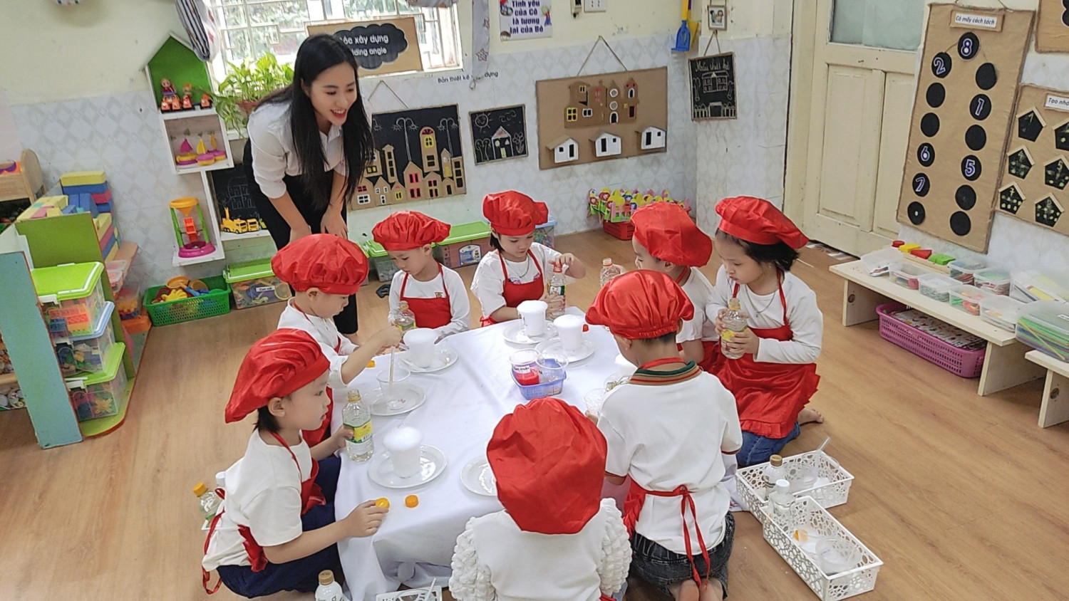 NHỮNG NHÀ KHOA HỌC TÍ HON